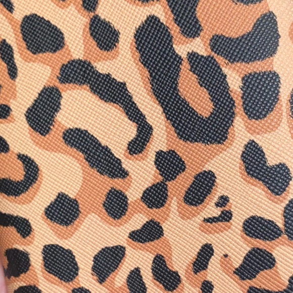 NWOT steve madden animal print wristlet wallet - Picture 10 of 13